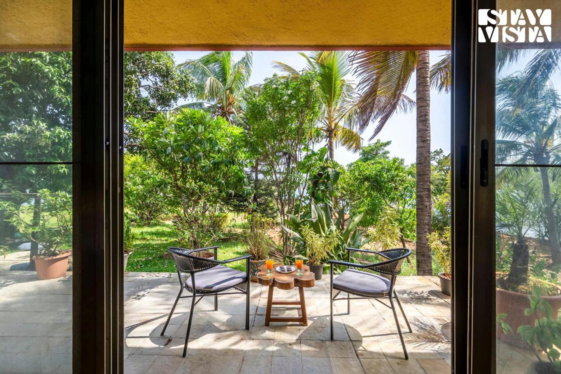 Stayvista At Three Shores With Lake View & Alfresco Dining Khamshet Экстерьер фото